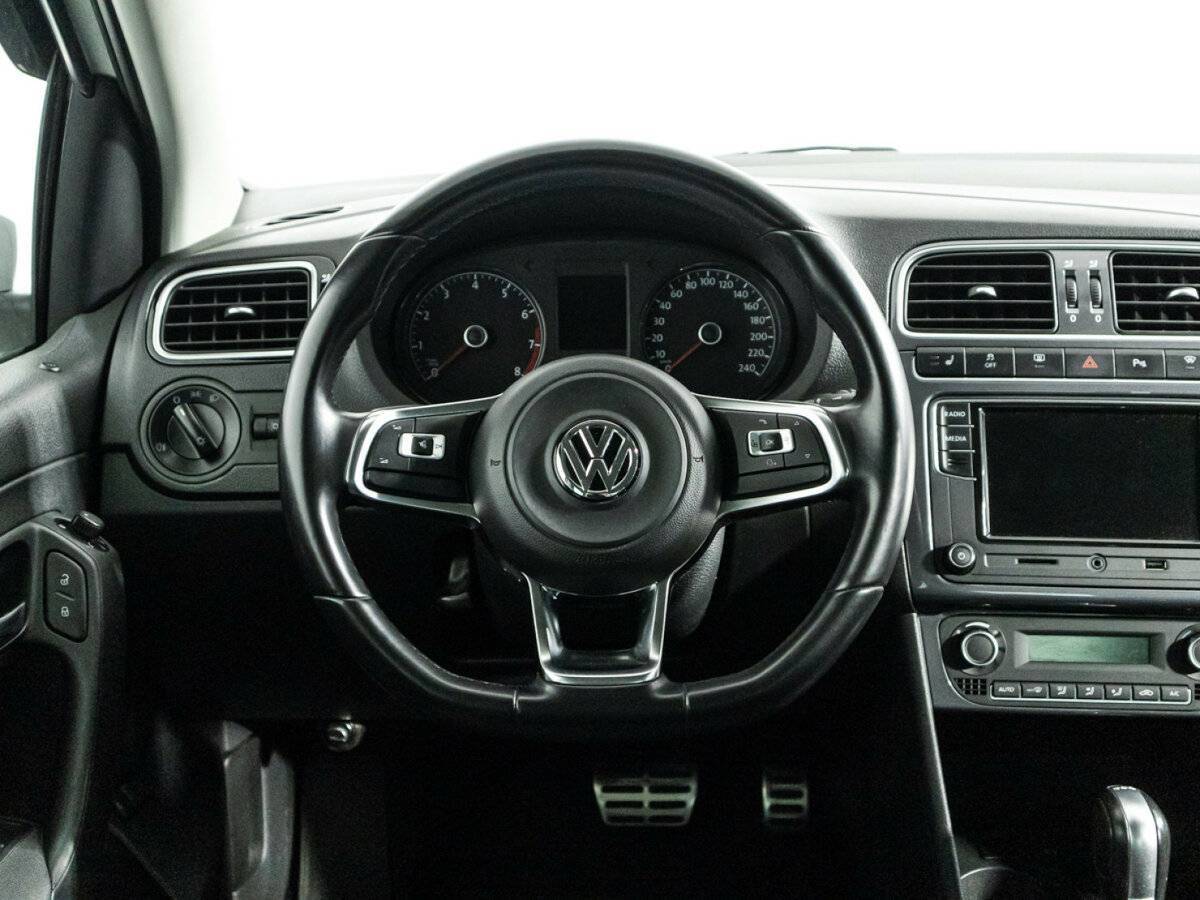 Купить Volkswagen Polo с пробегом. Фото: #17
