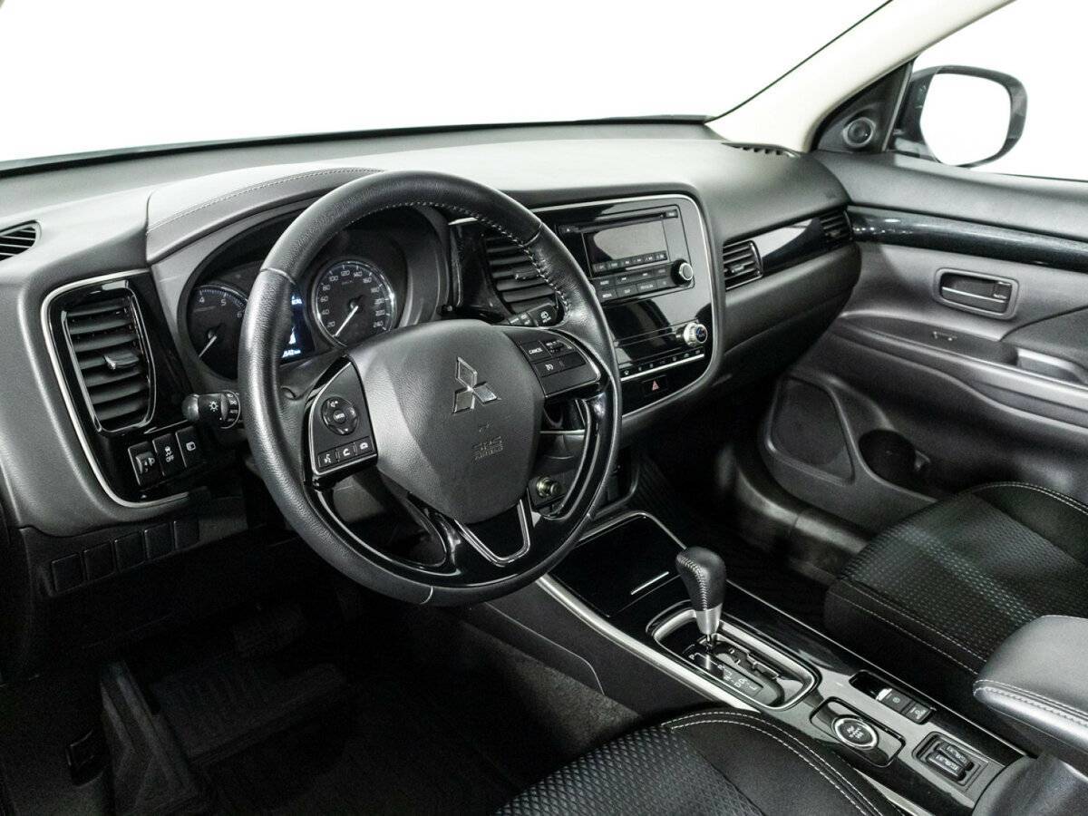 Купить Mitsubishi Outlander с пробегом. Фото: #10