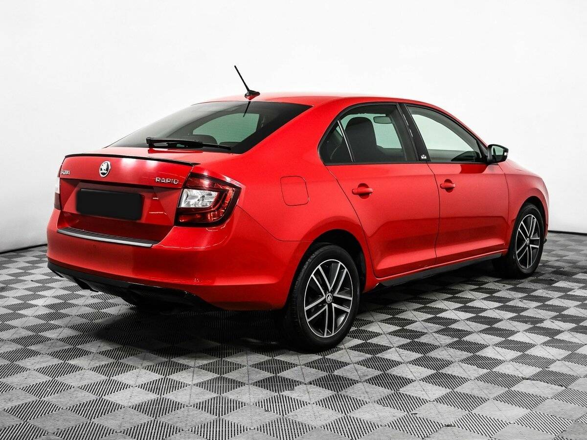 Купить Skoda Rapid с пробегом. Фото: #4