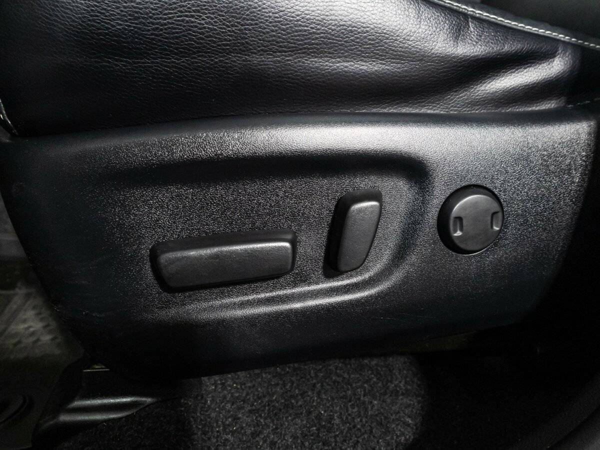 Купить Toyota RAV4 с пробегом. Фото: #16