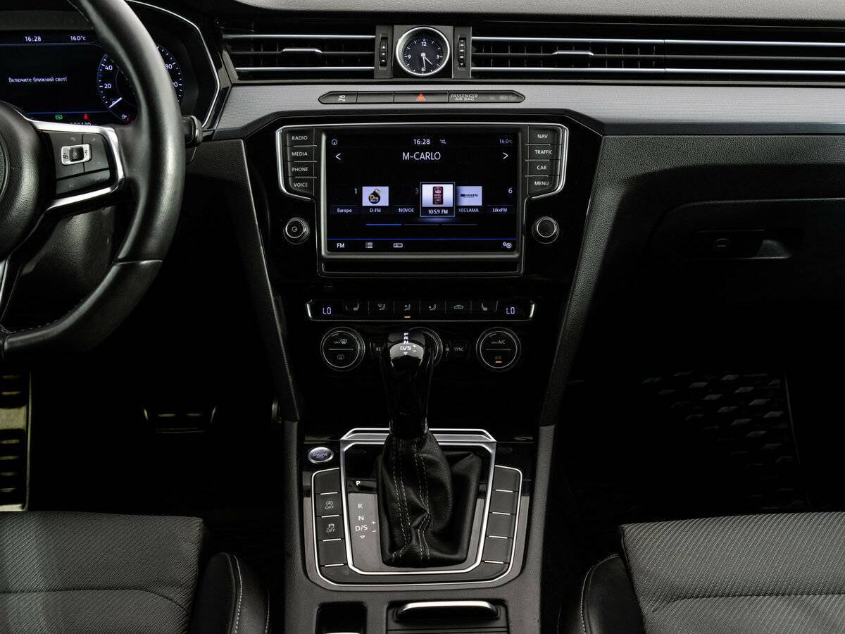 Купить Volkswagen Passat с пробегом. Фото: #12