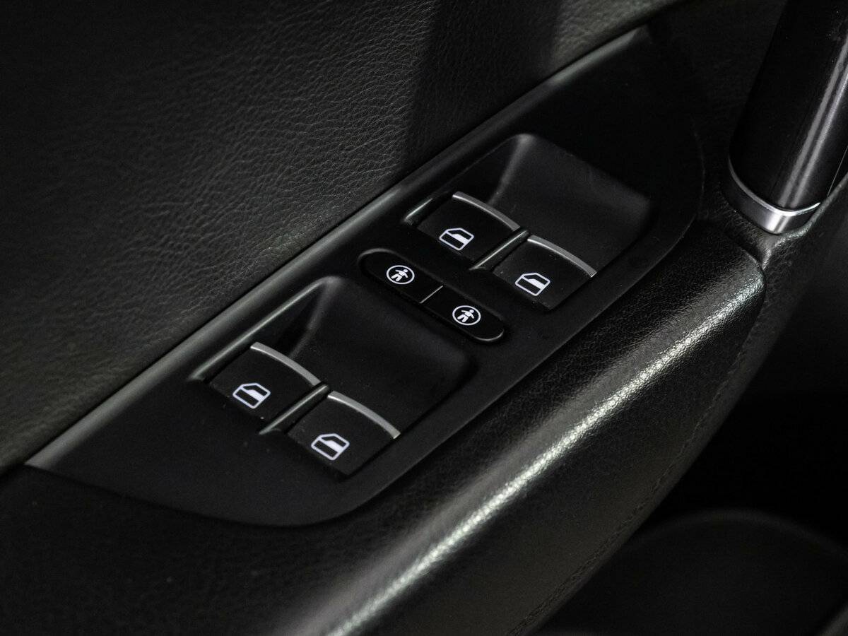 Купить Volkswagen Touareg с пробегом. Фото: #20