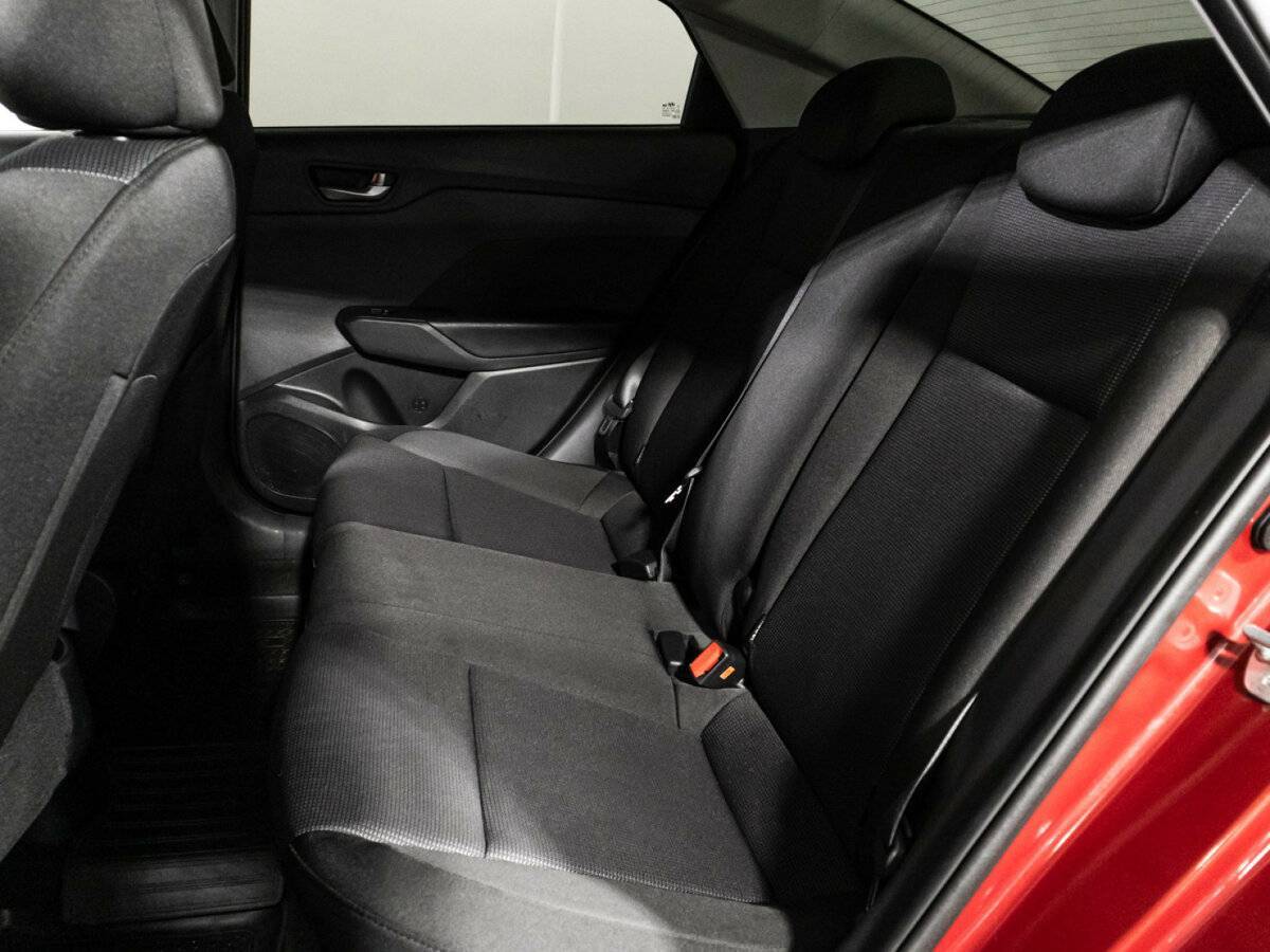 Купить Hyundai Solaris с пробегом. Фото: #9