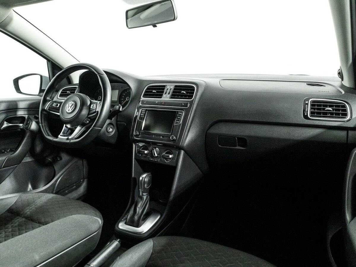 Купить Volkswagen Polo с пробегом. Фото: #8
