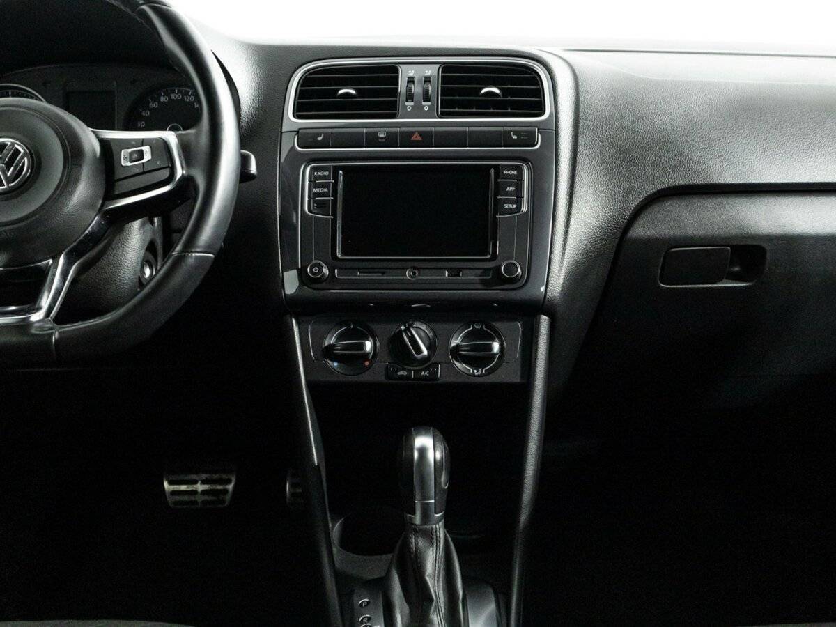 Купить Volkswagen Polo с пробегом. Фото: #13