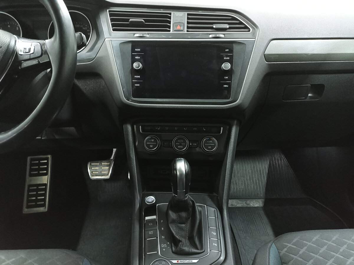 Купить Volkswagen Tiguan с пробегом. Фото: #14