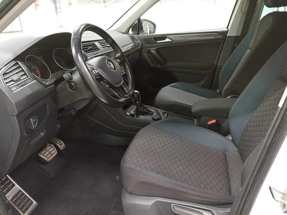 Купить Volkswagen Tiguan с пробегом. Фото: #15