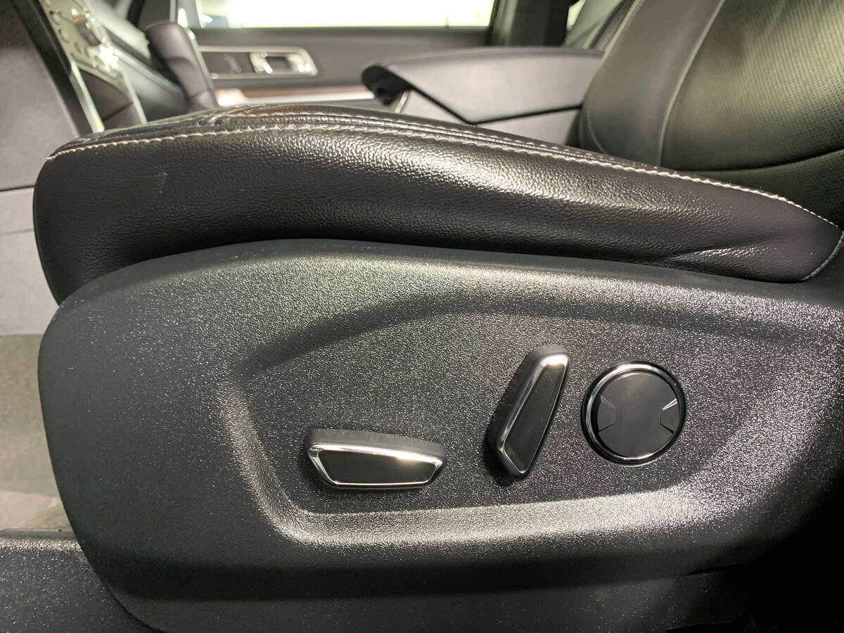 Купить Ford Explorer с пробегом. Фото: #15