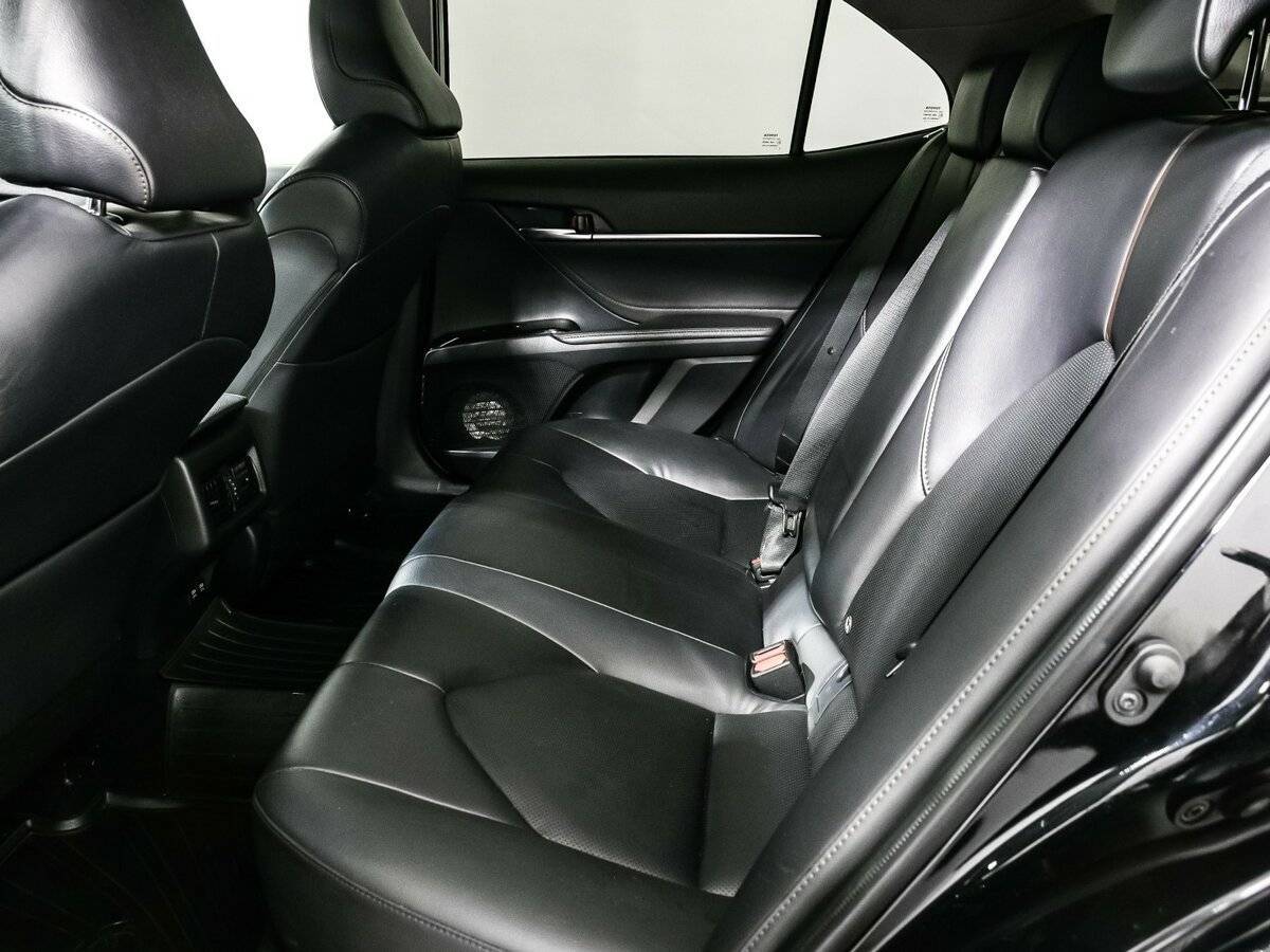 Купить Toyota Camry с пробегом. Фото: #11