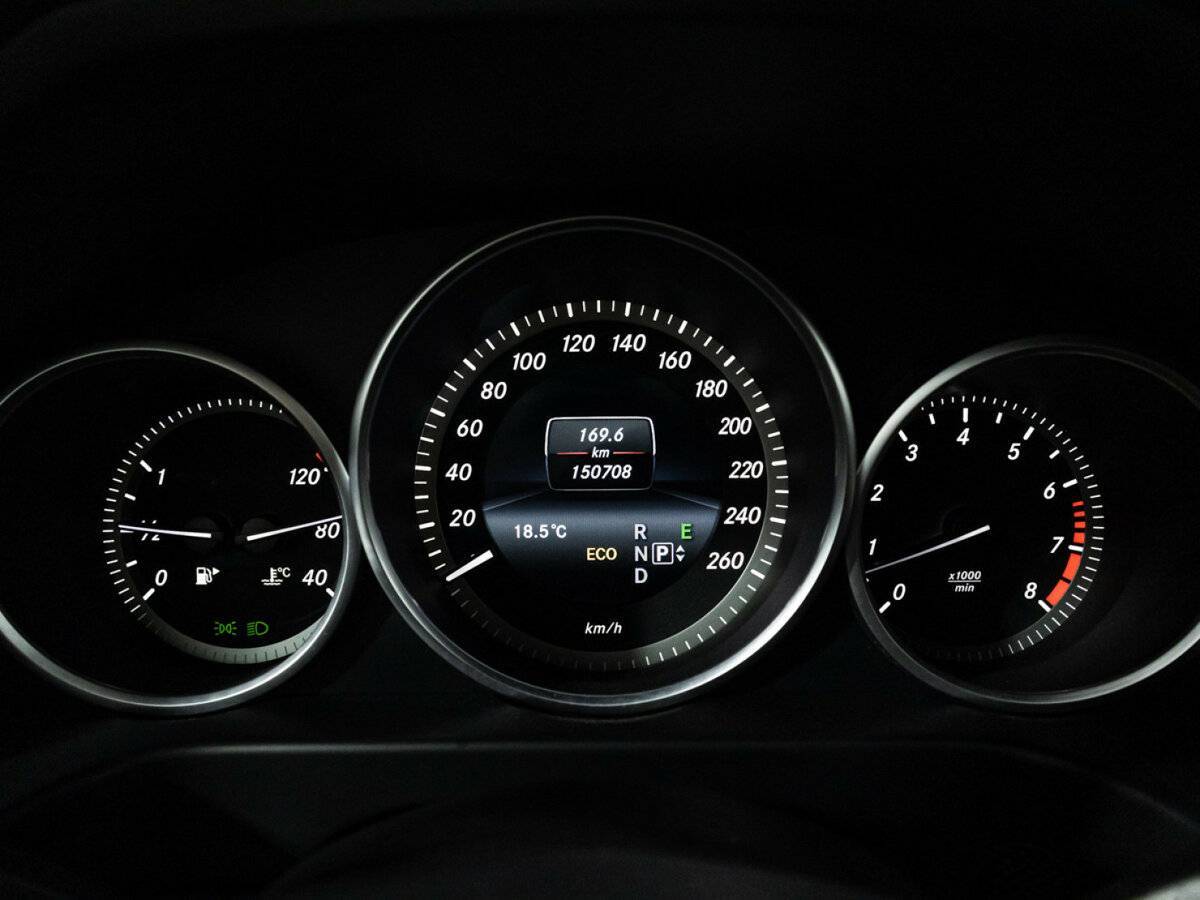 Купить Mercedes-Benz E-Класс с пробегом. Фото: #12