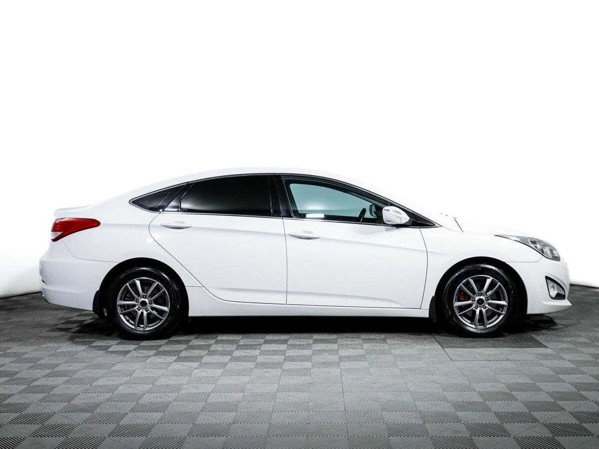 Купить Hyundai i40 с пробегом. Фото: #3
