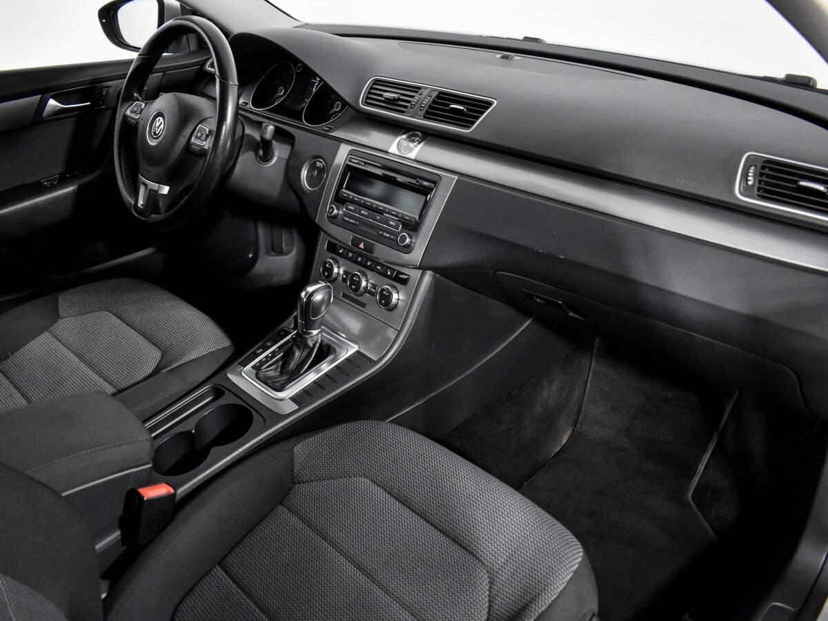 Купить Volkswagen Passat с пробегом. Фото: #18