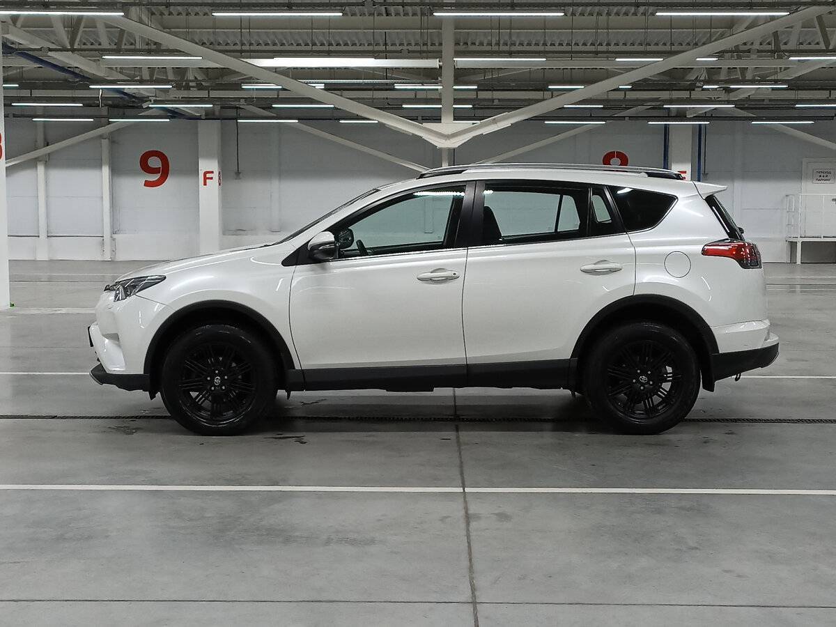 Купить Toyota RAV4 с пробегом. Фото: #7