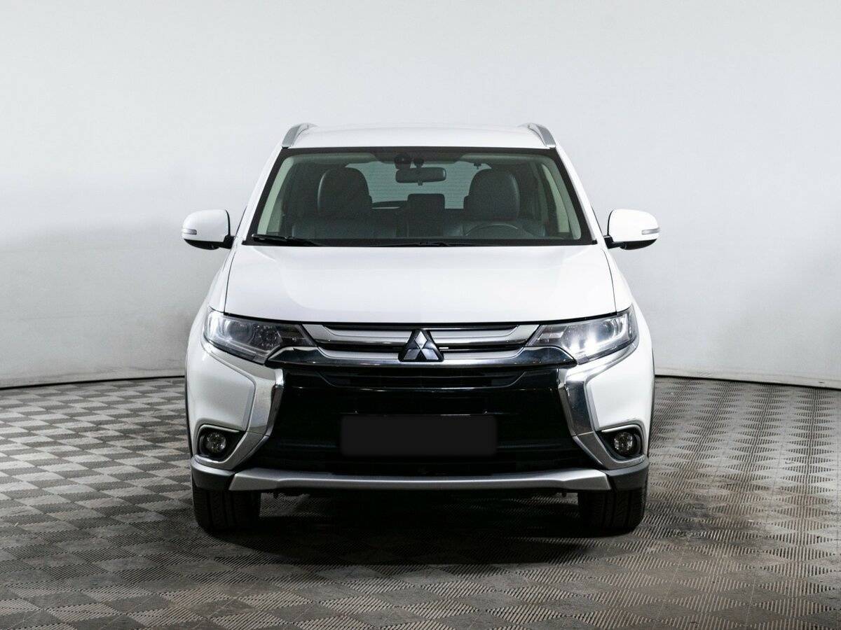 Купить Mitsubishi Outlander с пробегом. Фото: #1