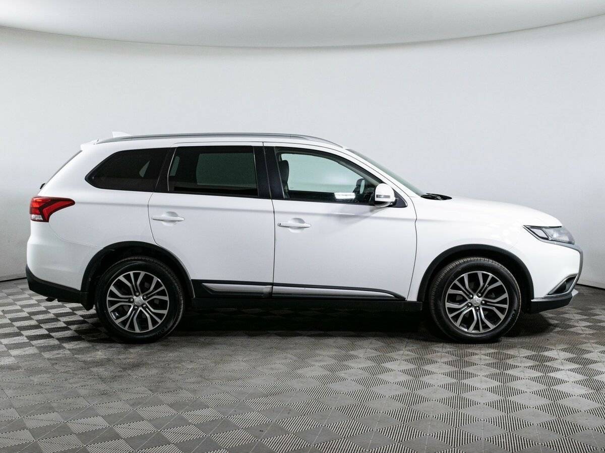 Купить Mitsubishi Outlander с пробегом. Фото: #3