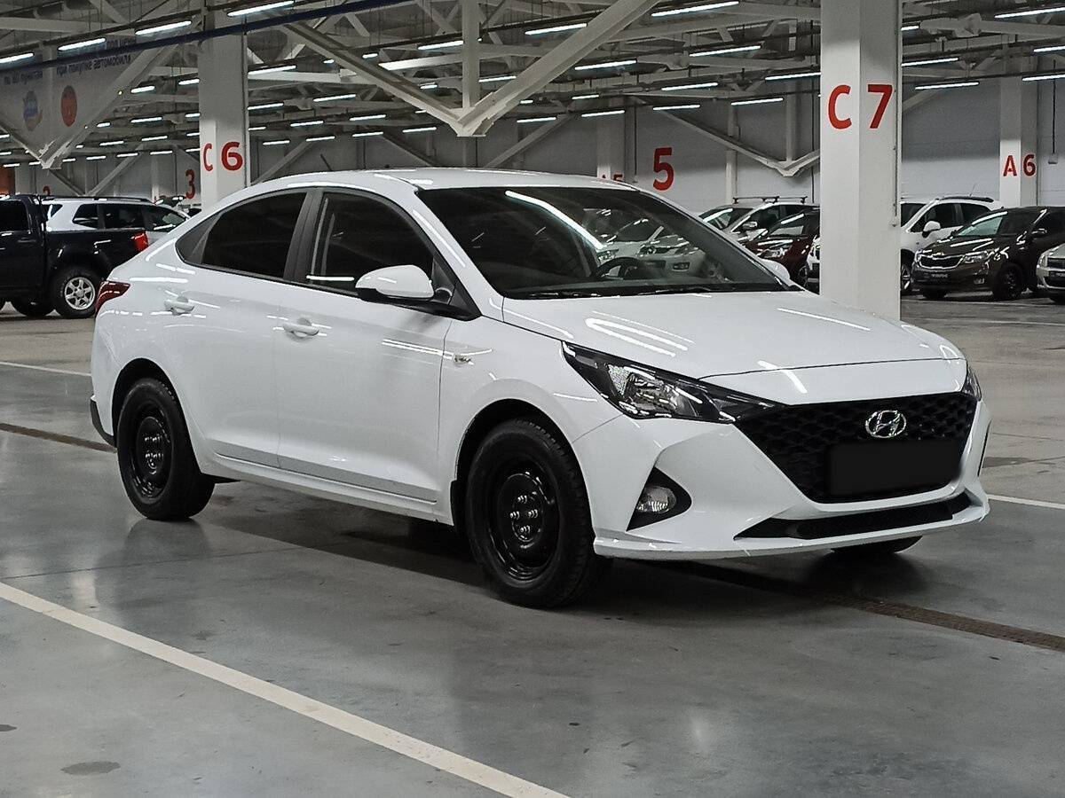 Купить Hyundai Solaris с пробегом. Фото: #2