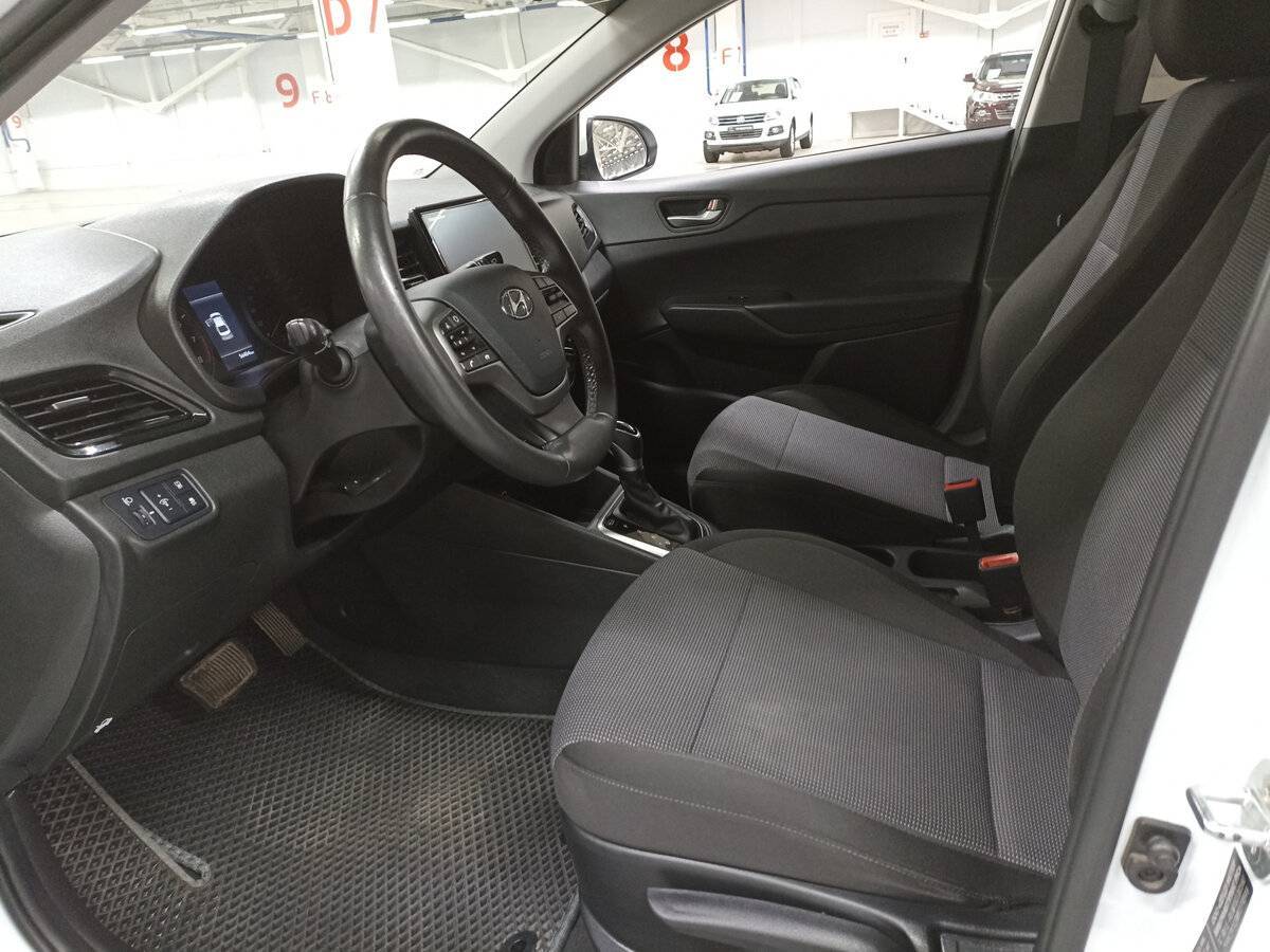 Купить Hyundai Solaris с пробегом. Фото: #15