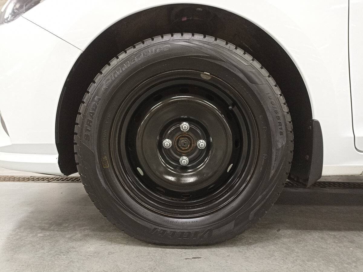 Купить Hyundai Solaris с пробегом. Фото: #17