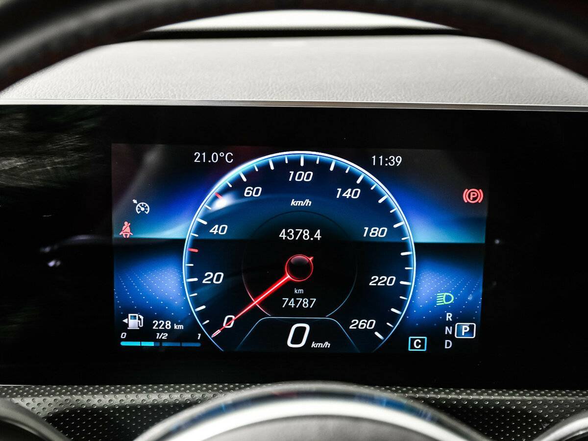 Купить Mercedes-Benz CLA с пробегом. Фото: #9