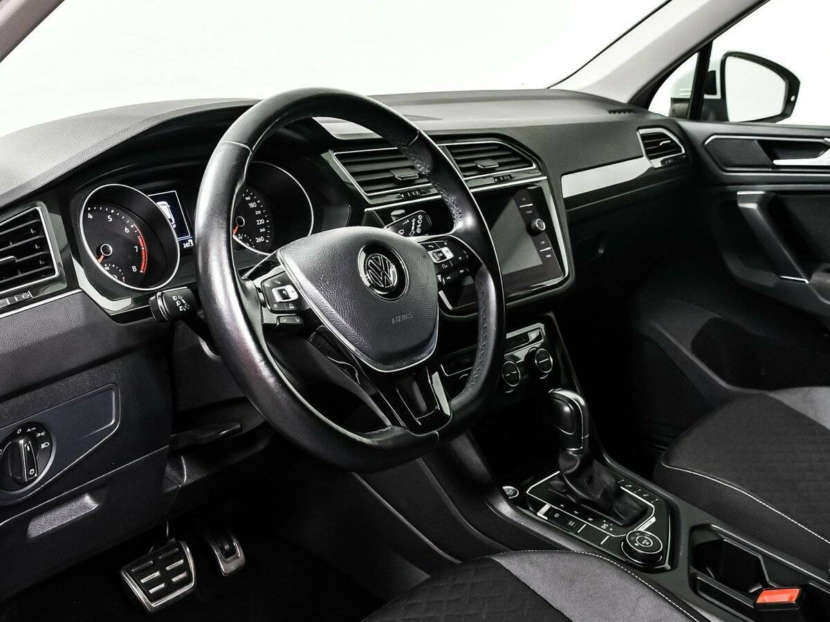 Купить Volkswagen Tiguan с пробегом. Фото: #10