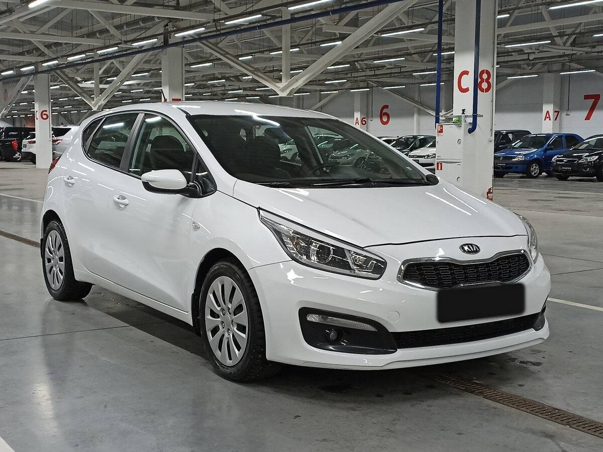 Купить Kia Ceed с пробегом. Фото: #2