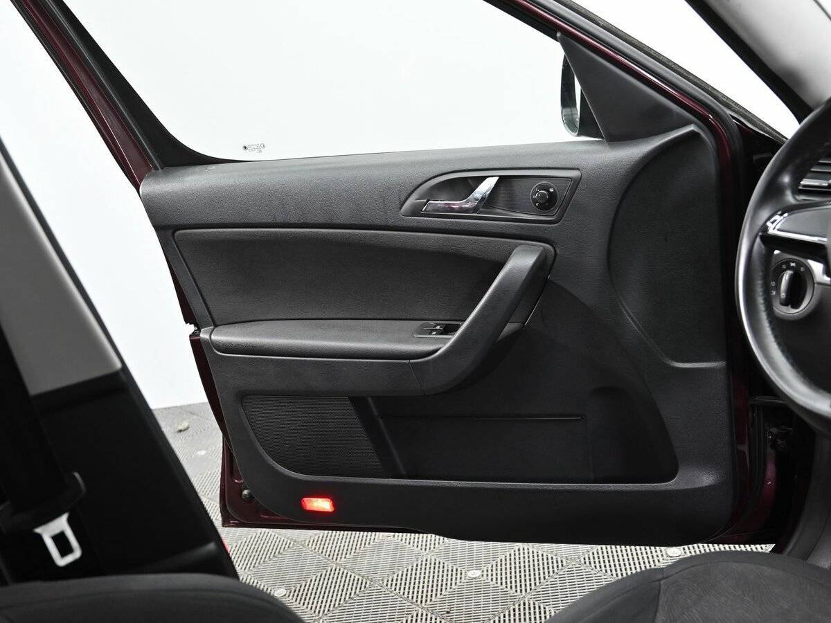 Купить Skoda Yeti с пробегом. Фото: #6