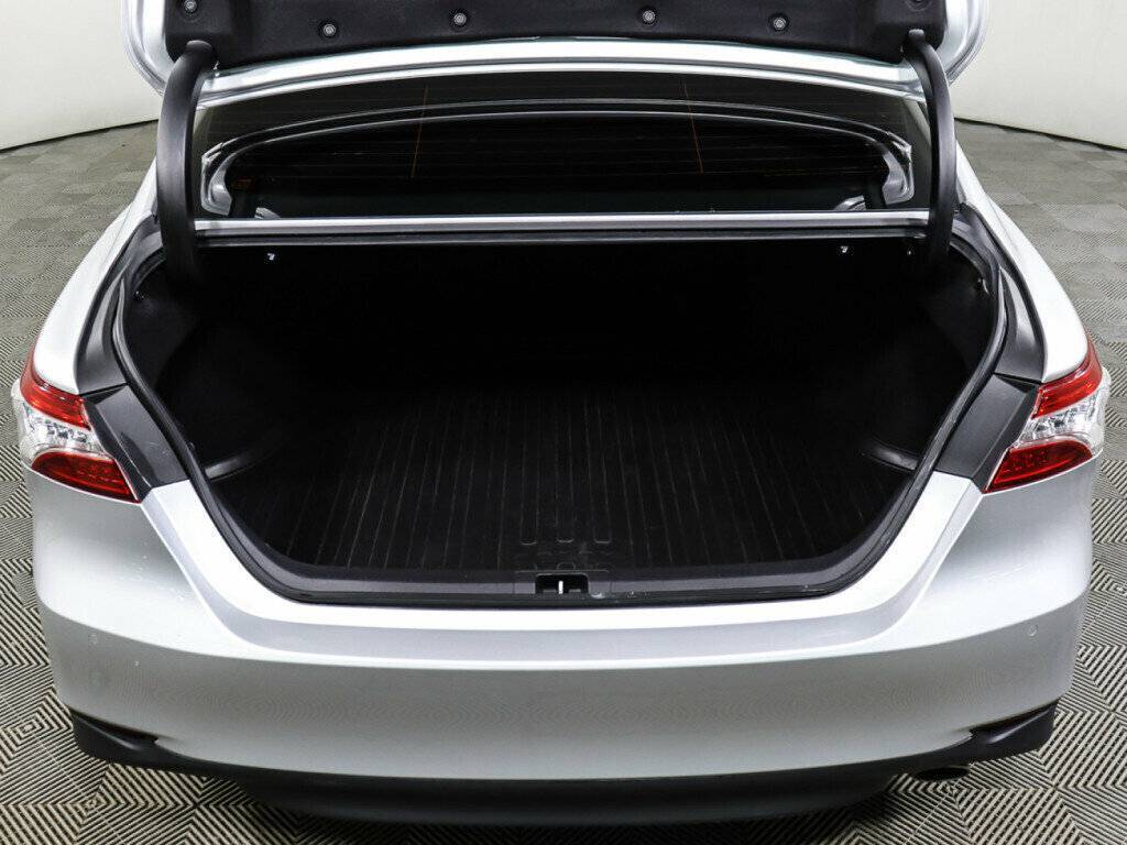 Купить Toyota Camry с пробегом. Фото: #8