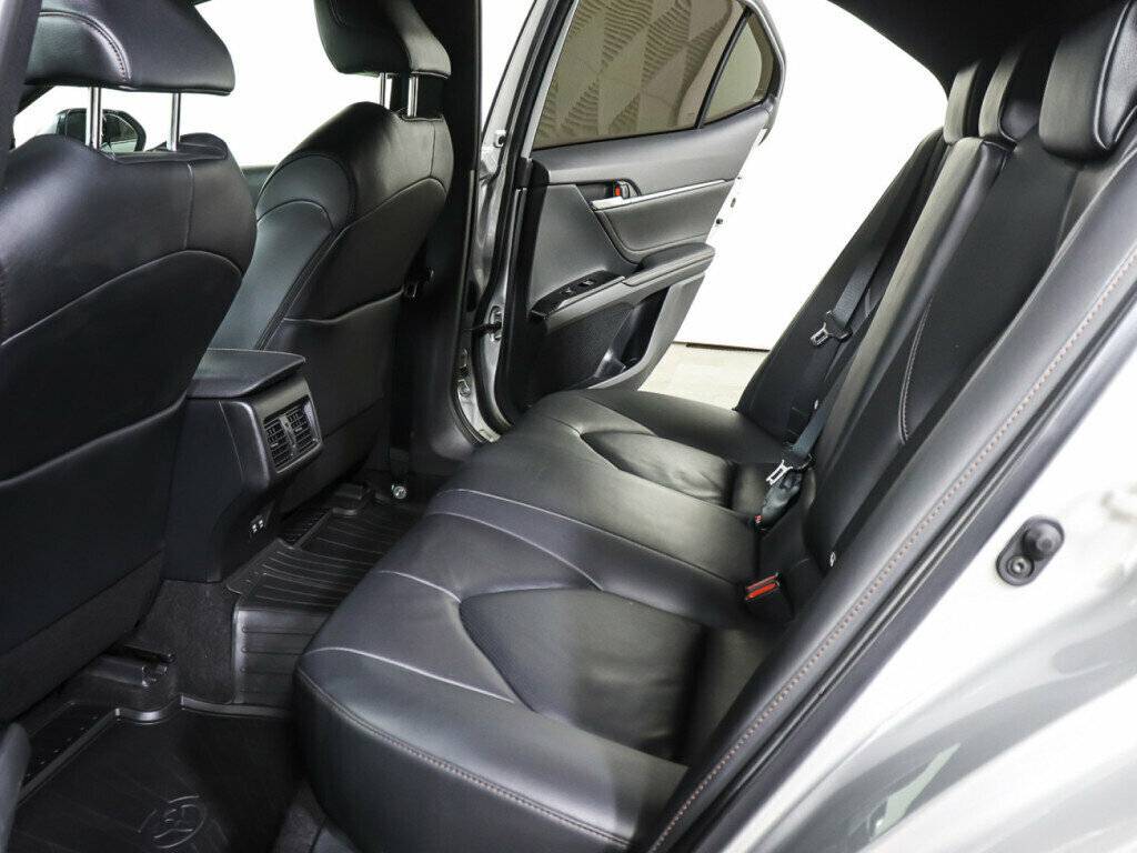 Купить Toyota Camry с пробегом. Фото: #10