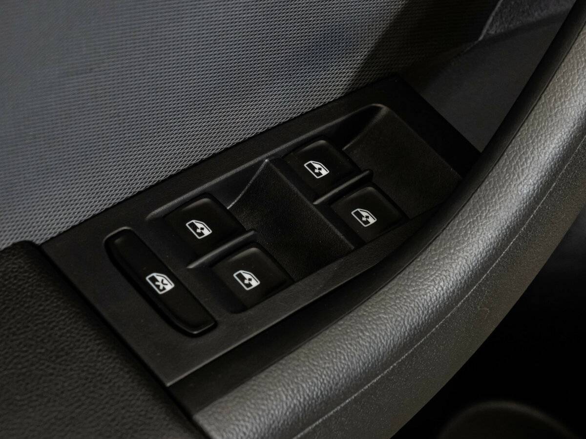 Купить Volkswagen Polo с пробегом. Фото: #18