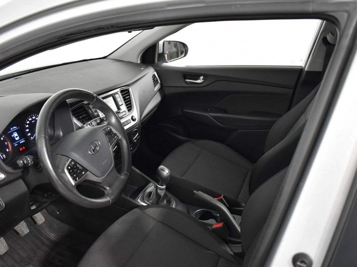 Купить Hyundai Solaris с пробегом. Фото: #8