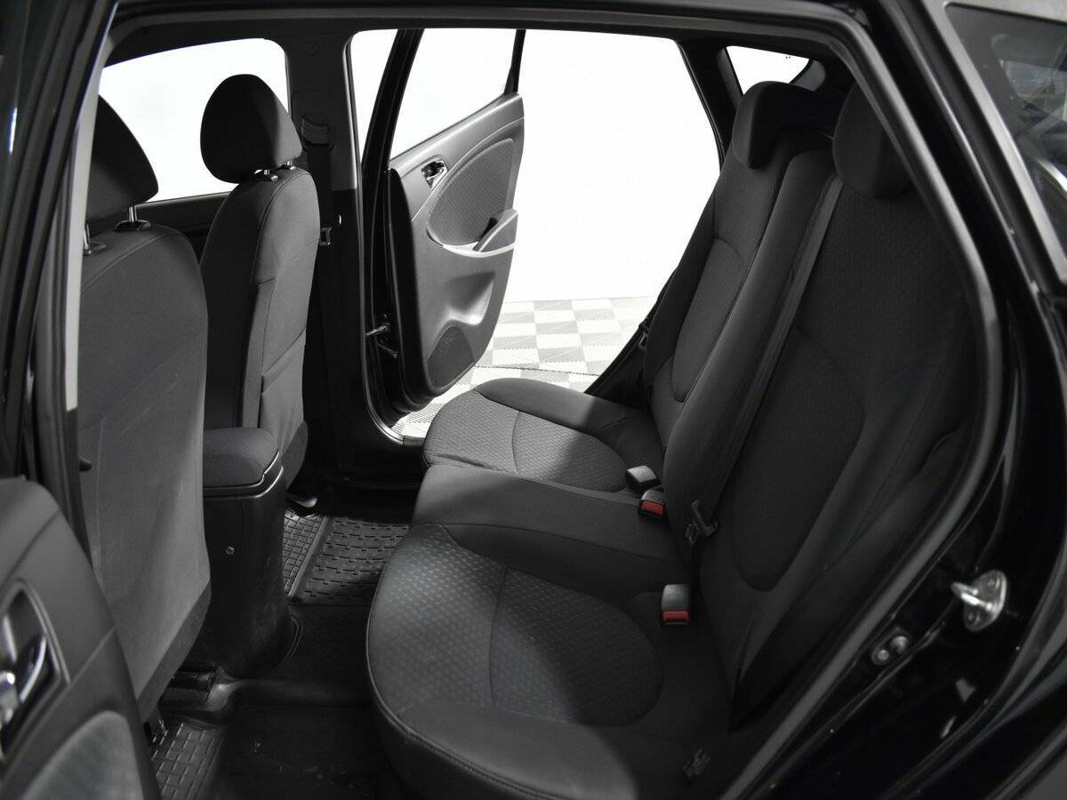 Купить Hyundai Solaris с пробегом. Фото: #10