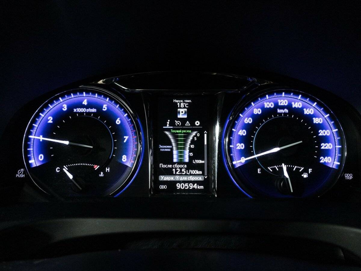 Купить Toyota Camry с пробегом. Фото: #11