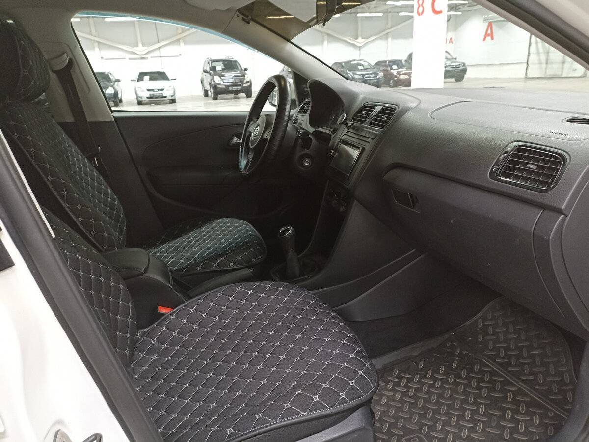 Купить Volkswagen Polo с пробегом. Фото: #10