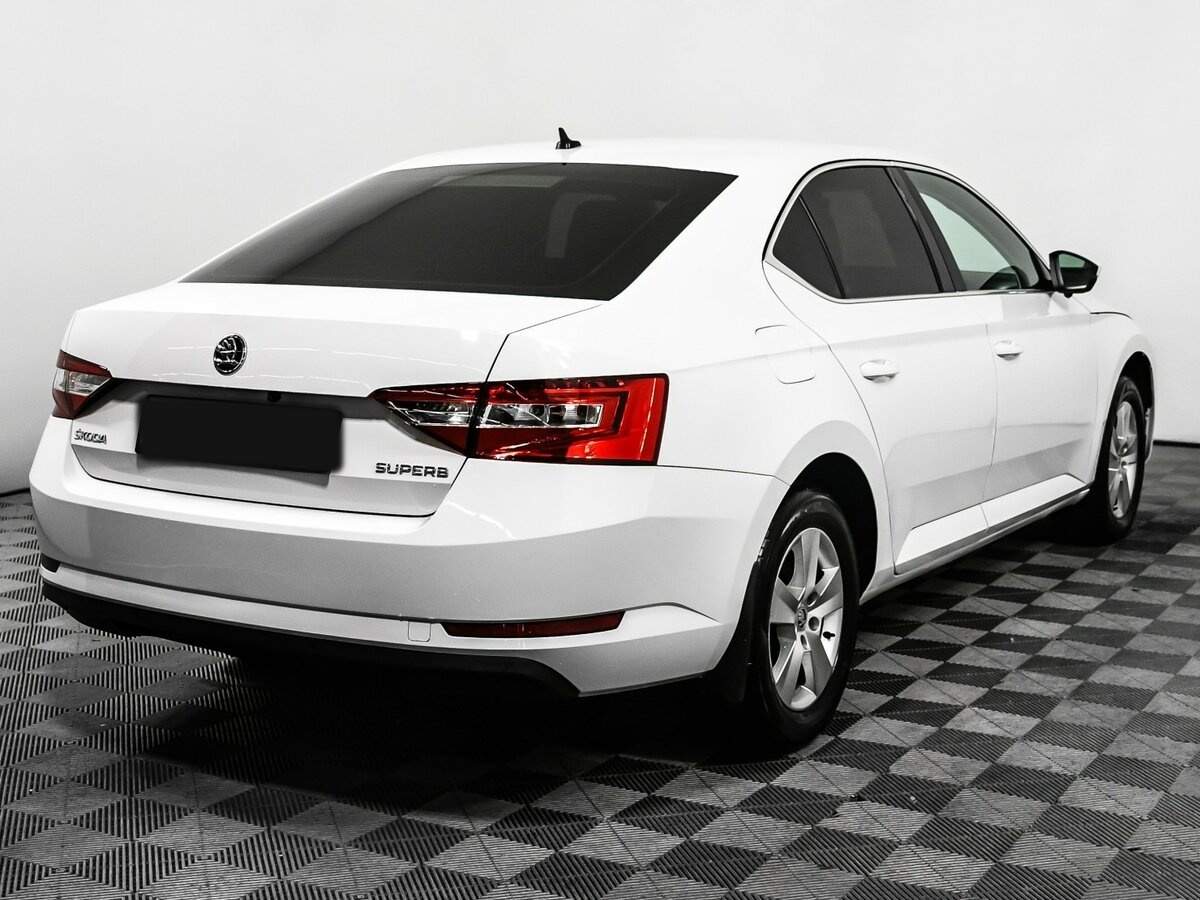 Купить Skoda Superb с пробегом. Фото: #4