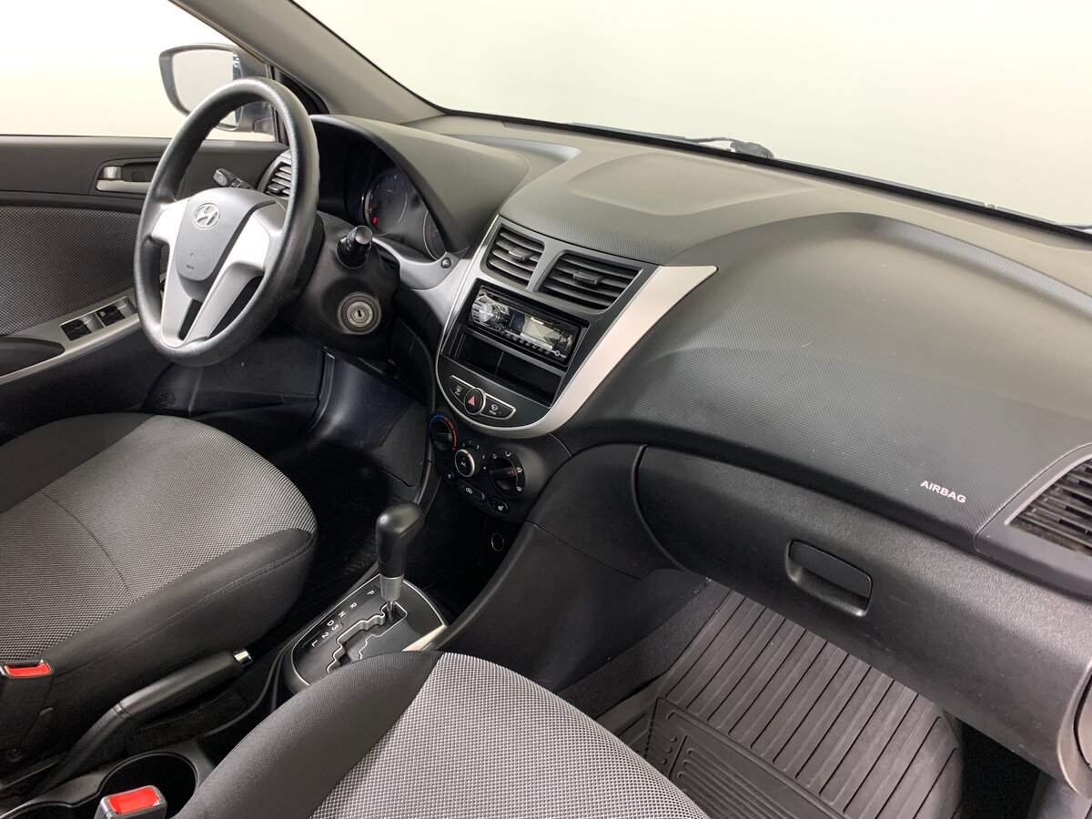 Купить Hyundai Solaris с пробегом. Фото: #12