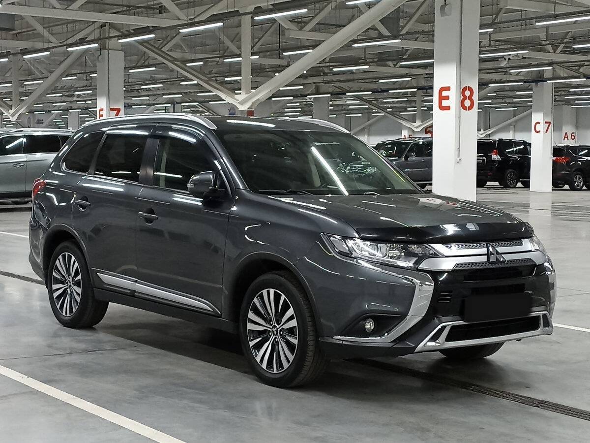 Купить Mitsubishi Outlander с пробегом. Фото: #2