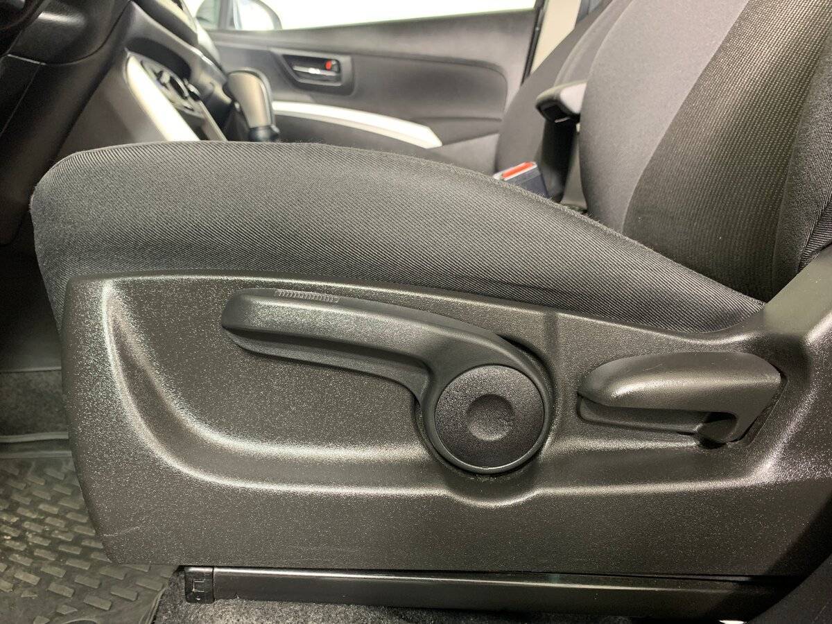 Купить Suzuki SX4 с пробегом. Фото: #15