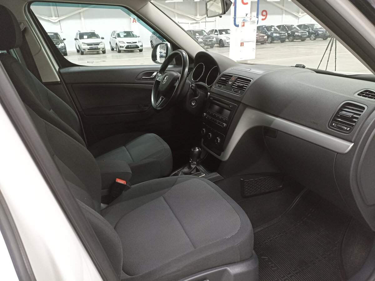 Купить Skoda Yeti с пробегом. Фото: #10