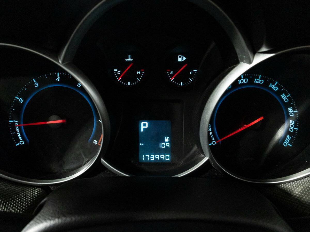 Купить Chevrolet Cruze с пробегом. Фото: #11