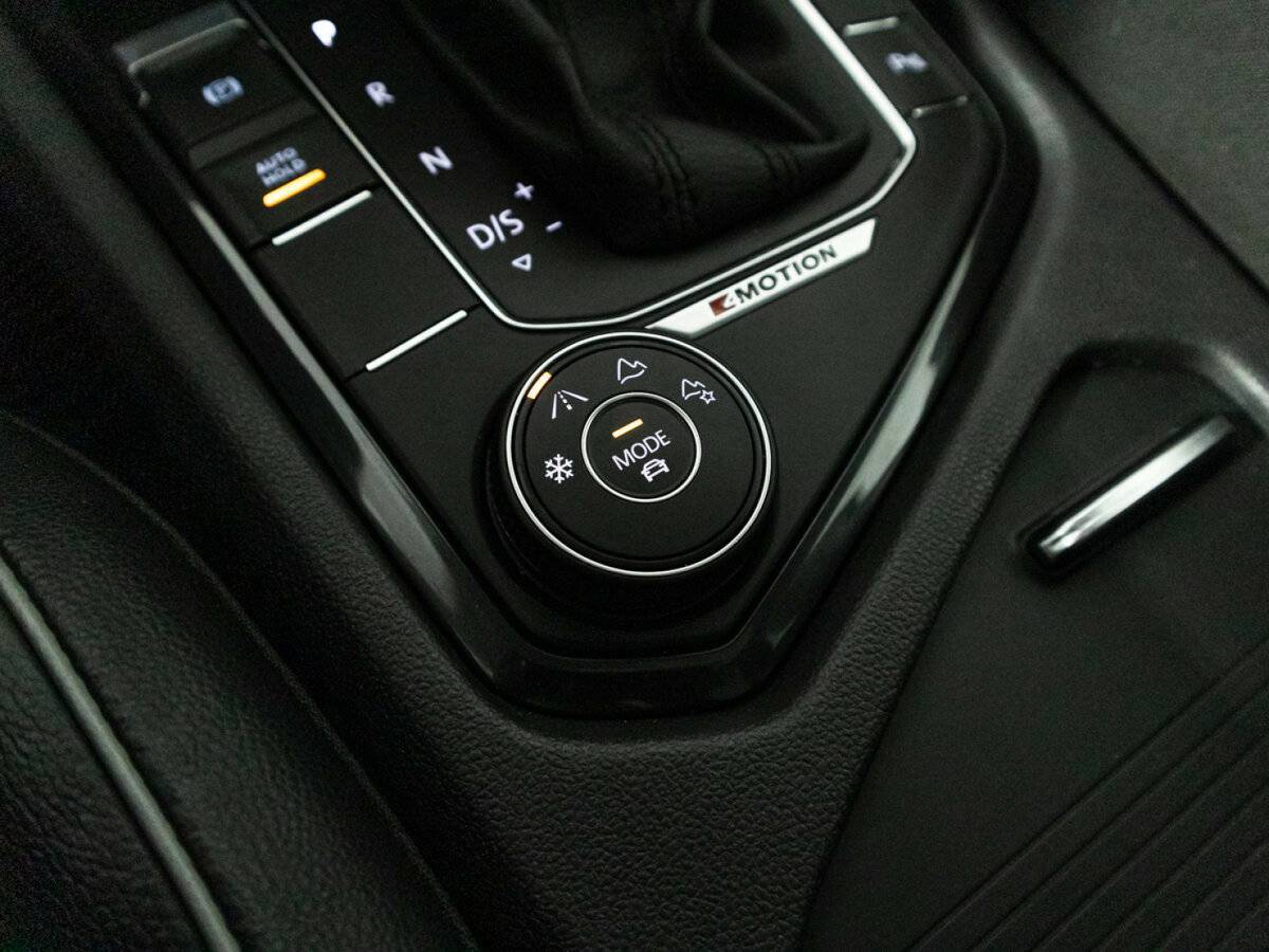 Купить Volkswagen Tiguan с пробегом. Фото: #20