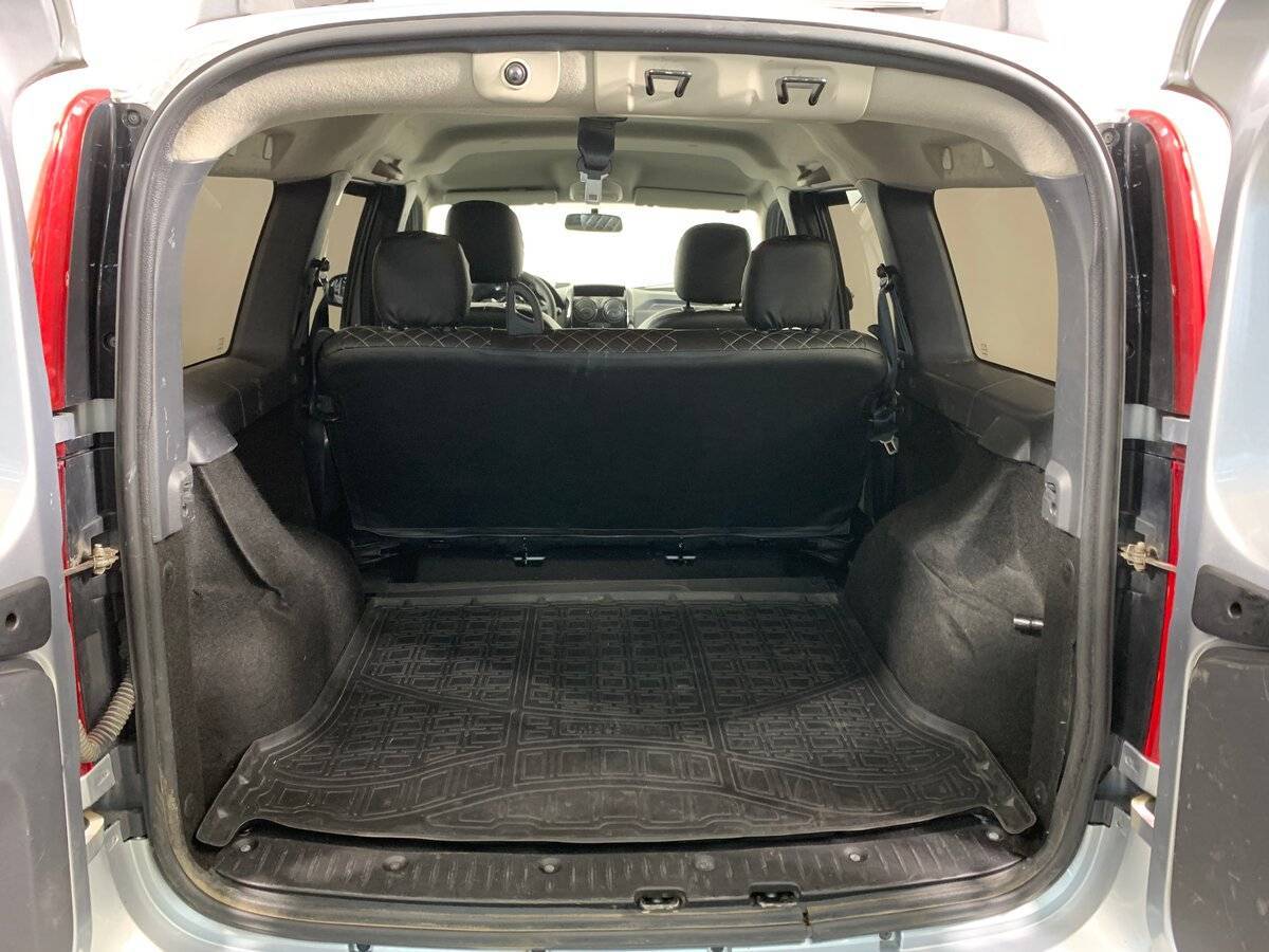 Купить Lada (ВАЗ) Largus с пробегом. Фото: #19