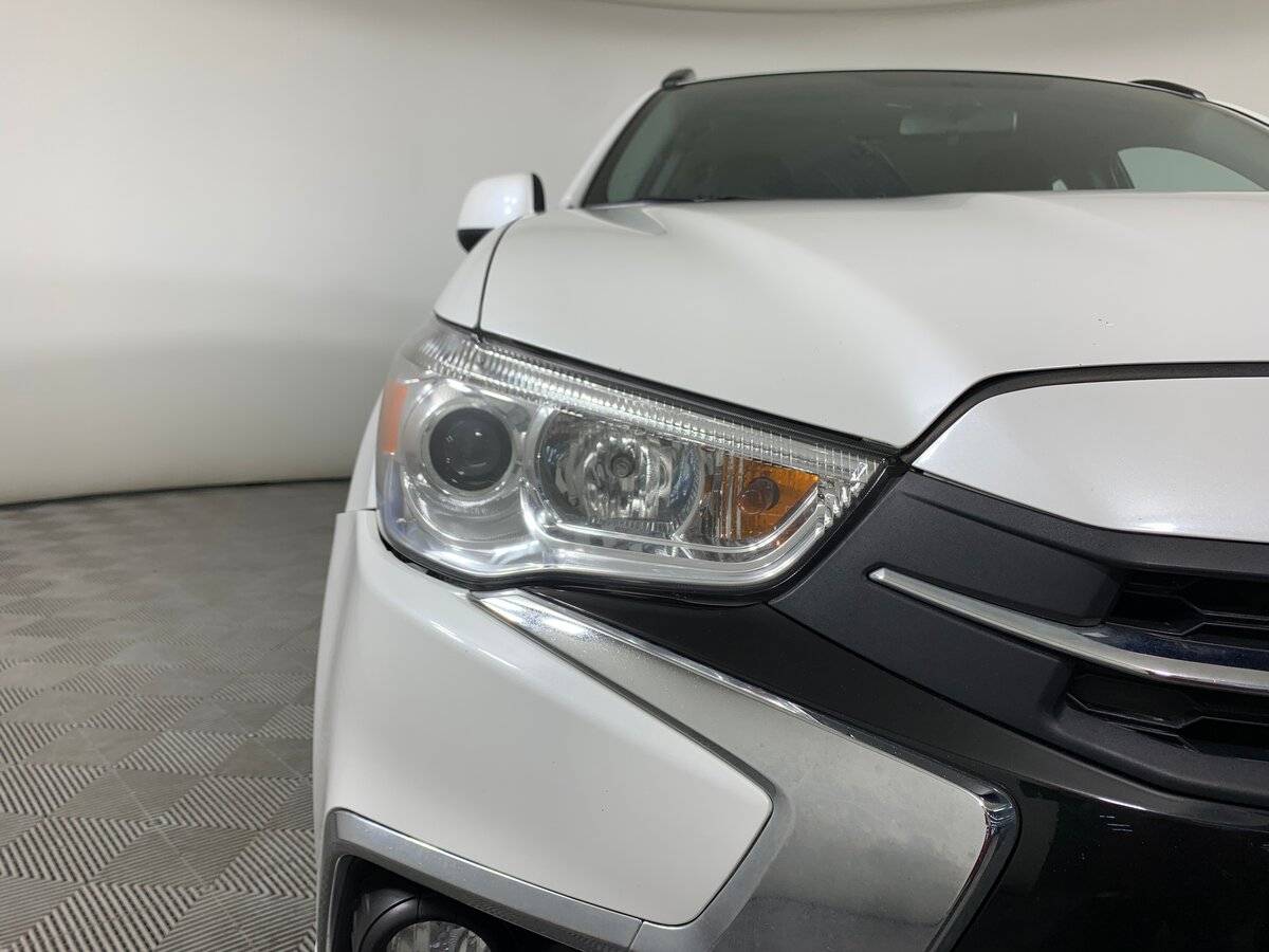 Купить Mitsubishi ASX с пробегом. Фото: #9