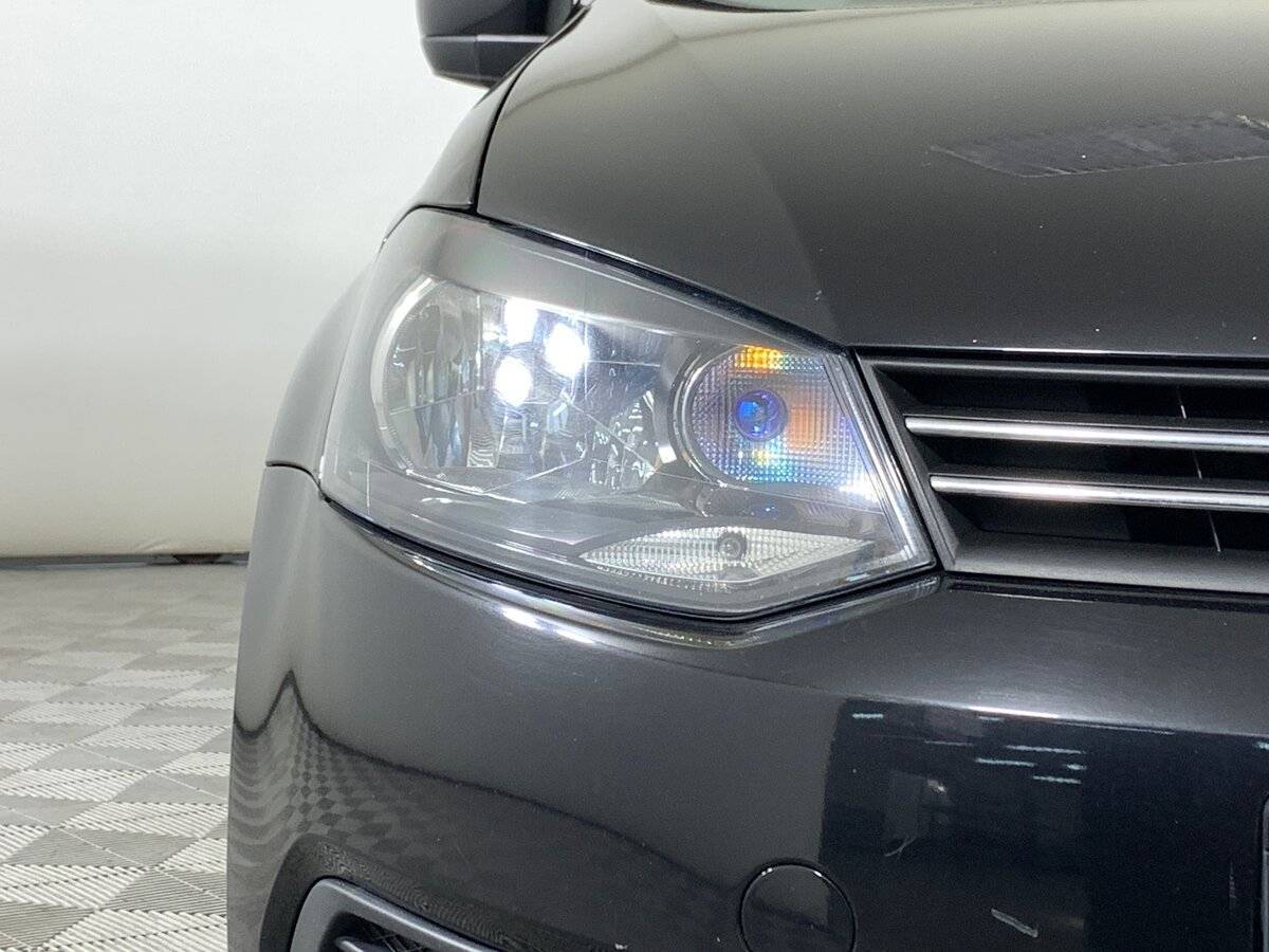 Купить Volkswagen Polo с пробегом. Фото: #9