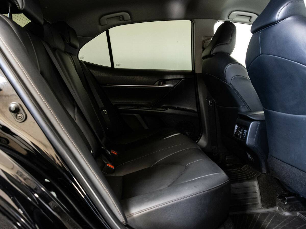 Купить Toyota Camry с пробегом. Фото: #18
