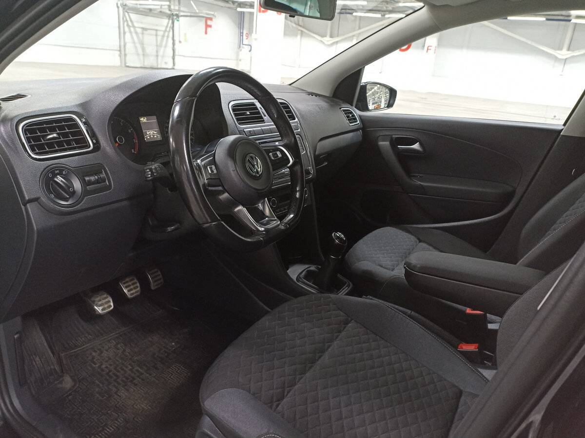 Купить Volkswagen Polo с пробегом. Фото: #15