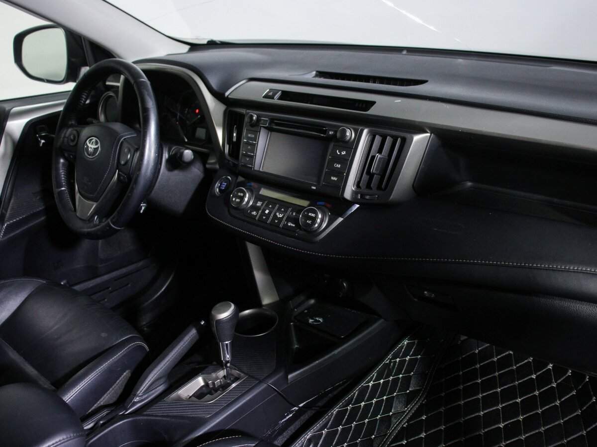 Купить Toyota RAV4 с пробегом. Фото: #8