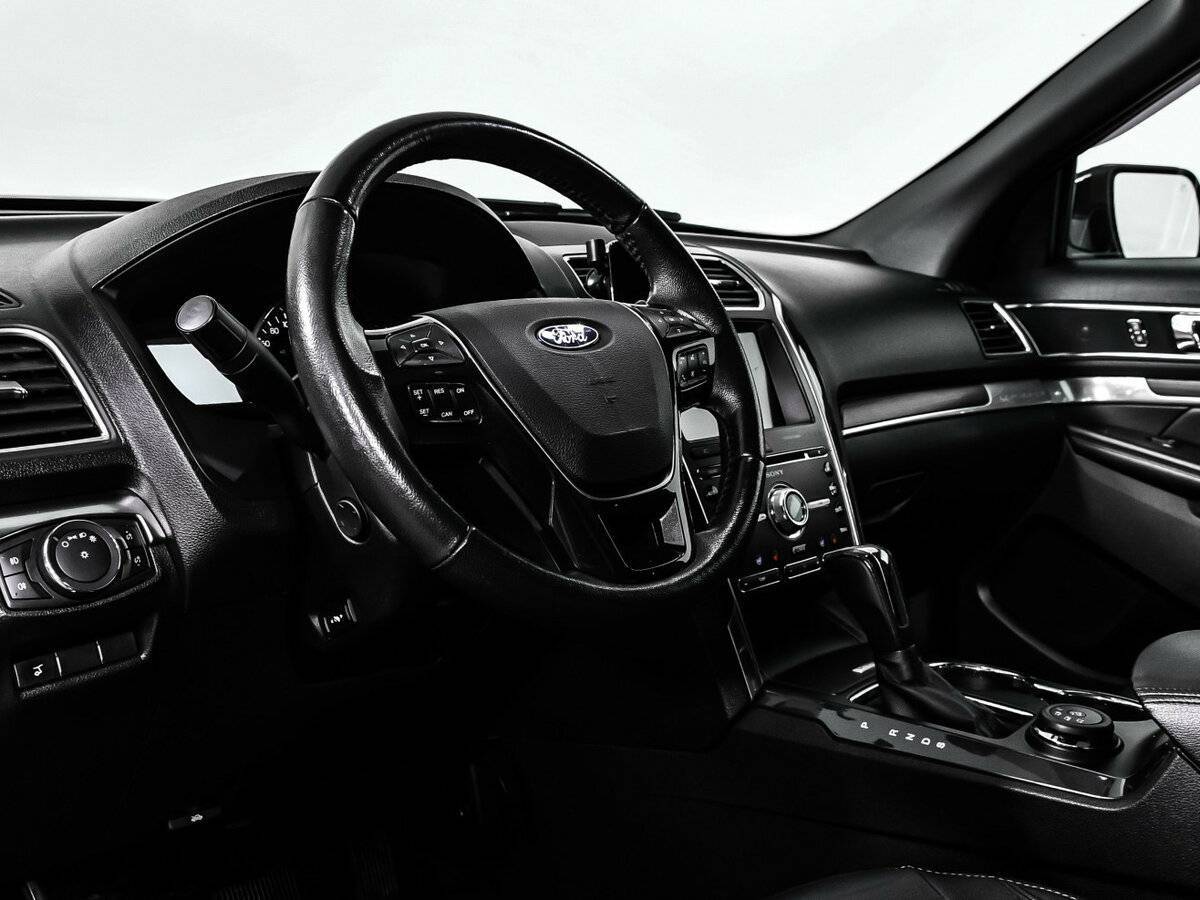 Купить Ford Explorer с пробегом. Фото: #11