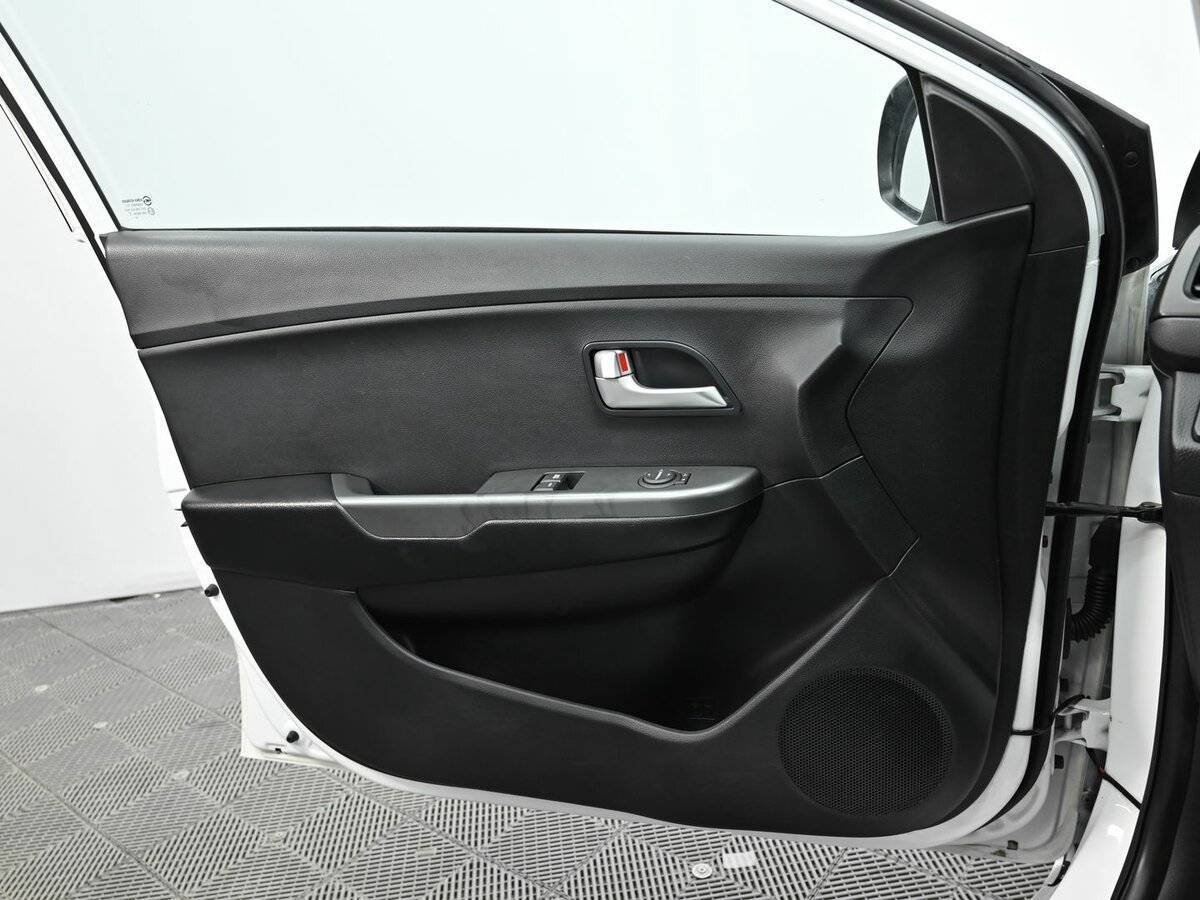 Купить Kia Rio с пробегом. Фото: #6