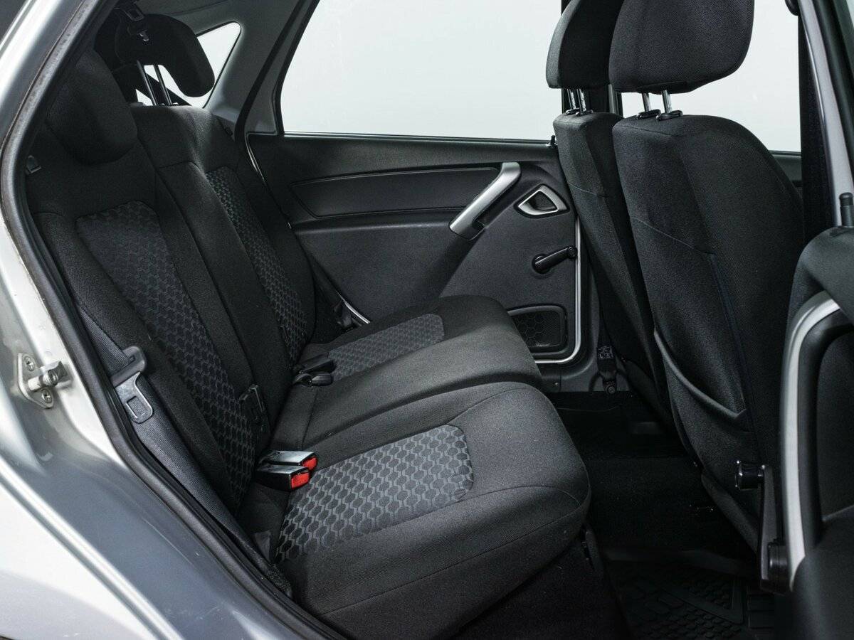 Купить Lada (ВАЗ) Granta с пробегом. Фото: #11