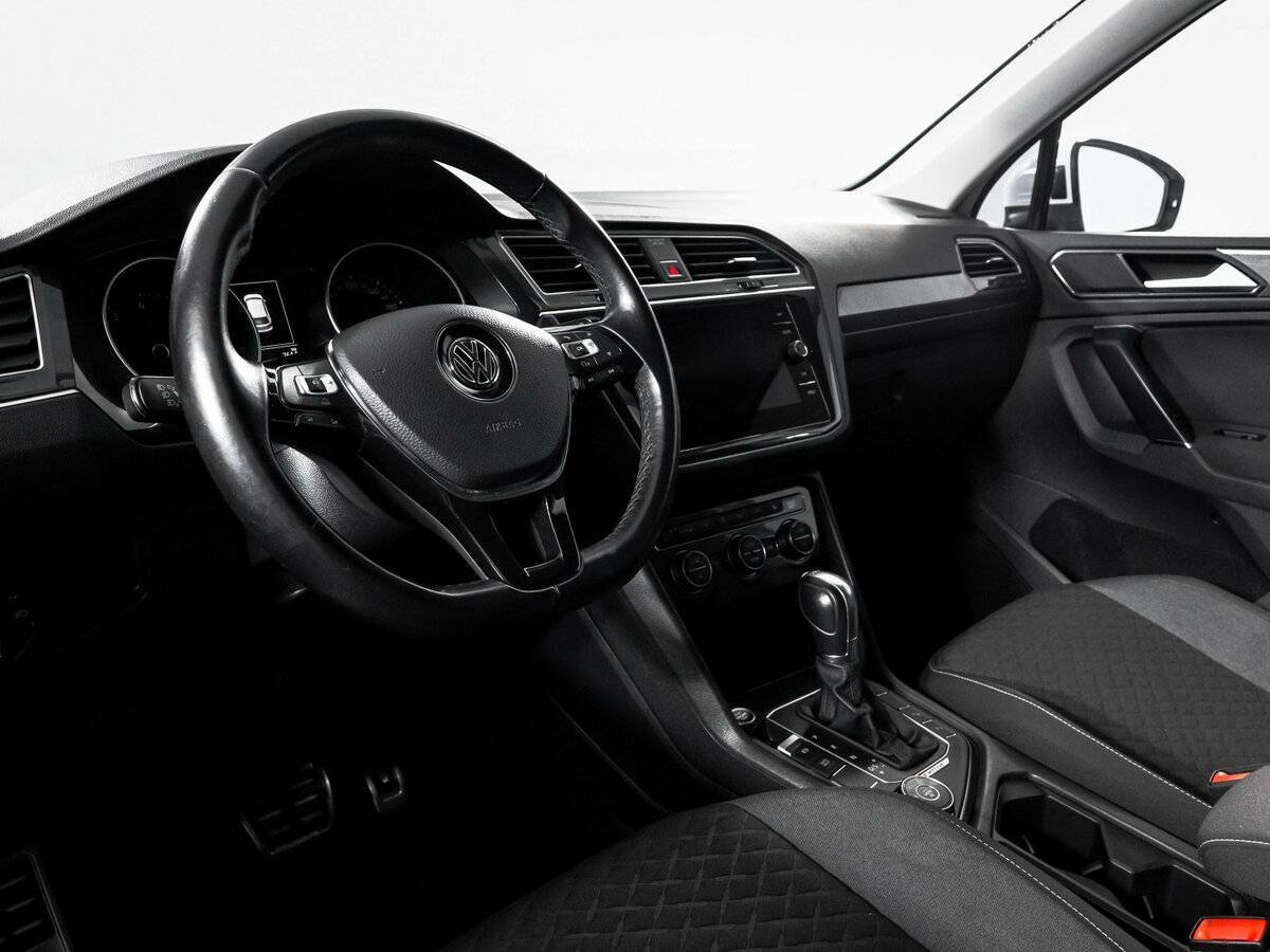 Купить Volkswagen Tiguan с пробегом. Фото: #13